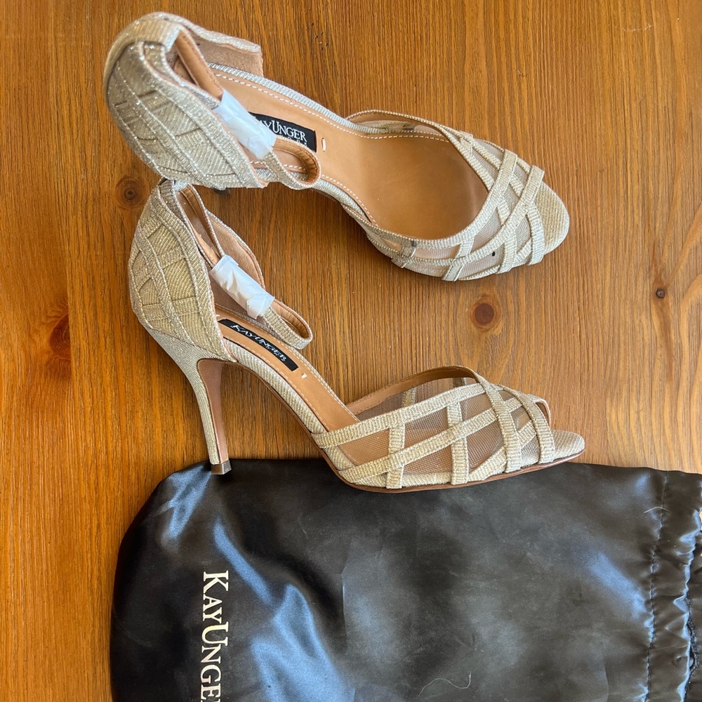 Kay Unger NWT shimmer heels with dust bag
